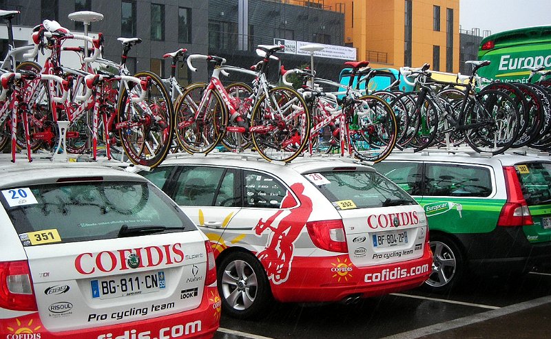 2011-07-05 92 Materiel des coureurs.JPG